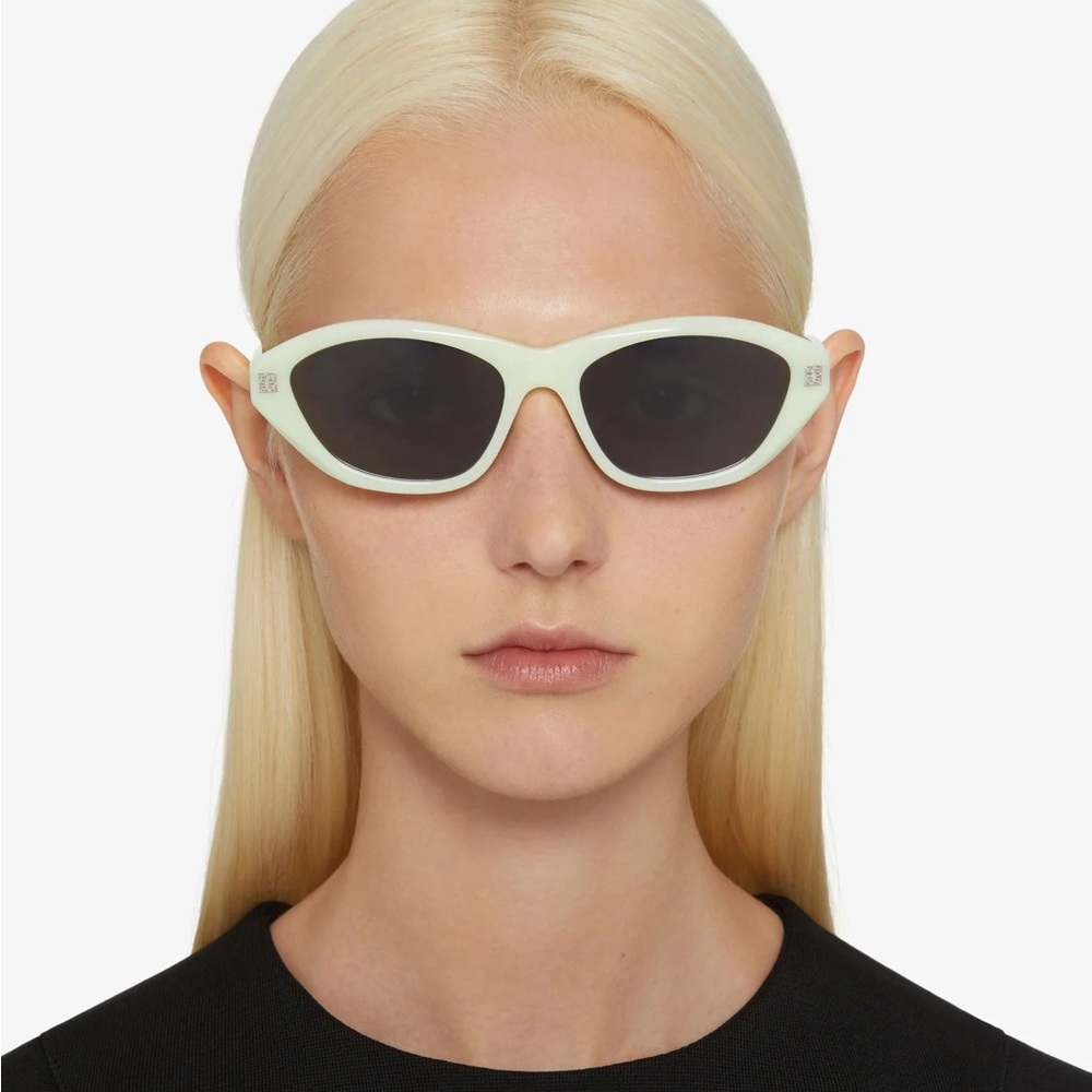 GIVENCHY SHINY LIGHT GREEN/SMOKE SUNGLASSES GV40038I